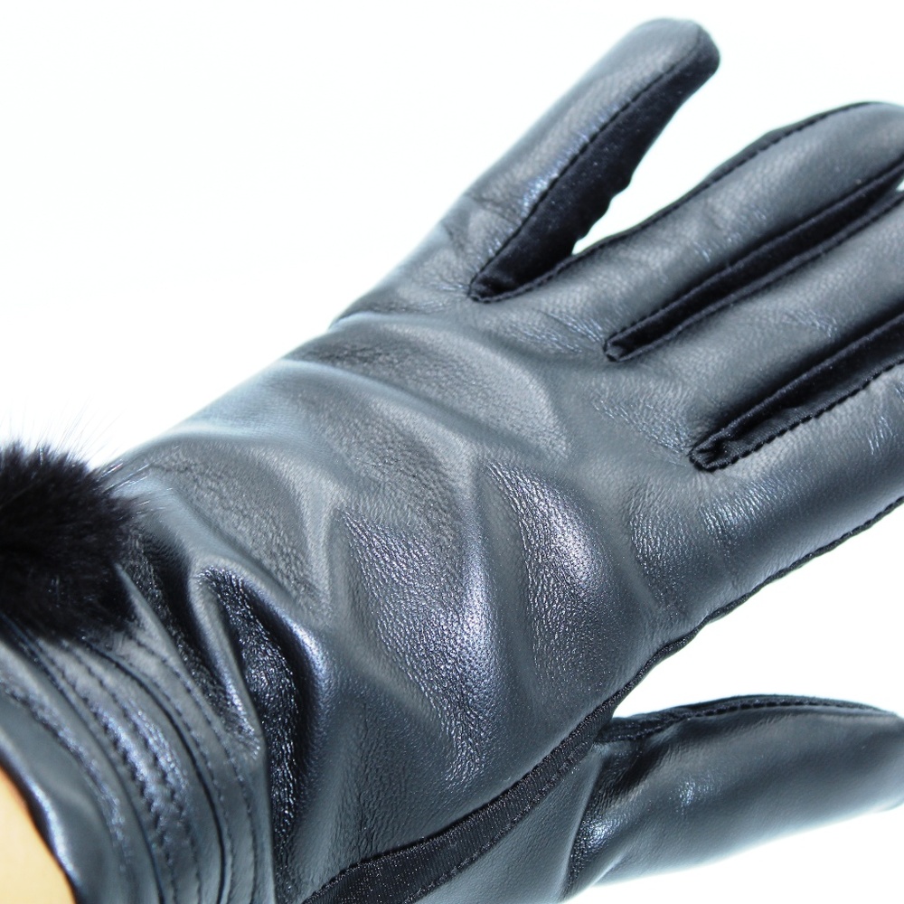 isotoner Women's Pom-pom Tech Gloves in Black